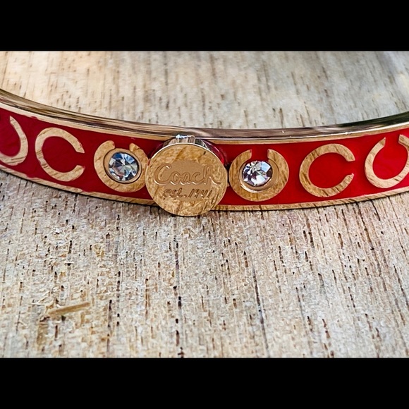 Red bracelet - Picture 2 of 5